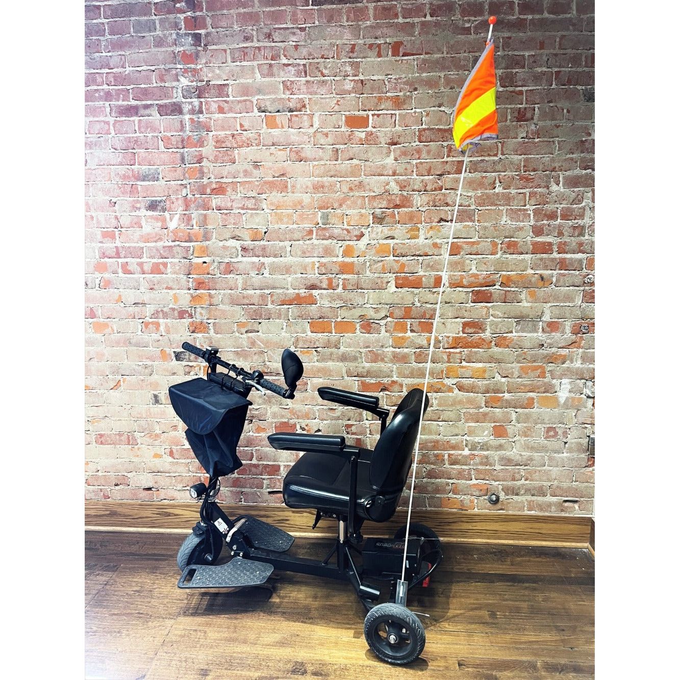 Flag-on-Scooter-scaled